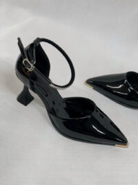 کفش پاشنه دار